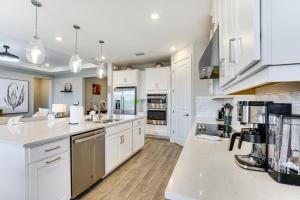 1 Mi to Boat Launch Canal-View Cape Coral Gem