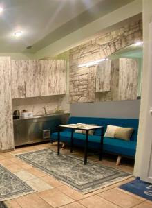 Athens Victorias studio