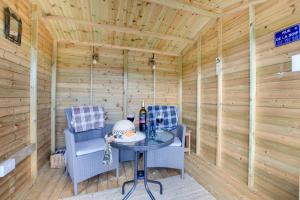 2 Bed in Low Row oc-ds059