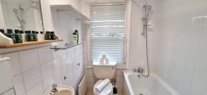 Large House Dalston Hackney Great for Contractors