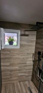 Stylish Olive Tree Garden Apartment in Ano Poli