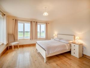 5 Bed in Keel oc-ii14329