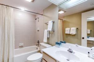 Hotel Side Condo at Amelia Island Plantation with Balcony, WiFi & Shared Pool