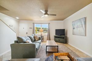 Woodland Shores Condominiums