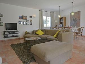 Villas Luxurious Villa in Escales with Pool : photos des chambres