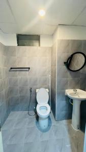 Very budget 1 bedroom for sleep and a lot of space to stay