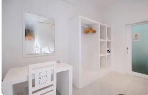 Tropical 6BR Villa - Steps from Canggu Beach