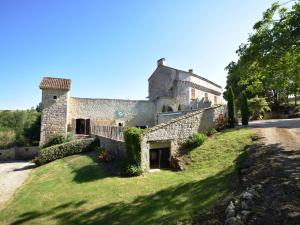 Castle near Agen with Shared Pool