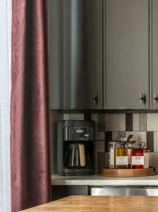 Exquisite Artisan Loft w Chic Design - The Cobbler