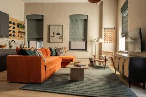 Stylish Artisan Loft w Chic Design - The Potter