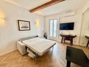 A025-Appartement 2 chambres - carré dOr-hyper centre Cannes