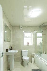 Central Wexford Townhouse with Hot Tub