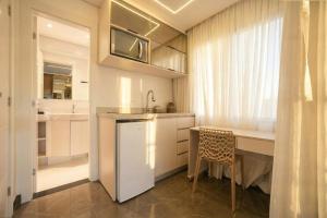 Batel Vista Luxury | Ar condicionado, Varanda e +