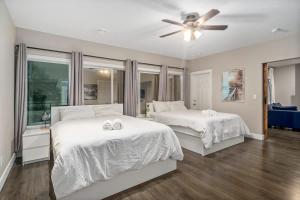 Waterfront Fireplace 90 min Banff AC