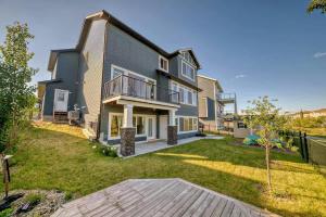 Waterfront Fireplace 90 min Banff AC
