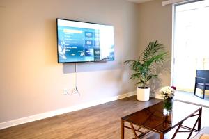 Santa Monica Place with Free Parking