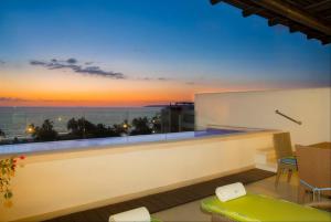 Four-Bedroom Penthouse - Distinct