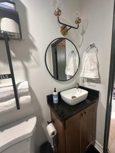 Gilded Skyline, Walk Everywhere, 7th-Floor Views