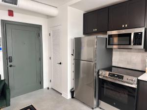 Gilded Skyline, Walk Everywhere, 7th-Floor Views