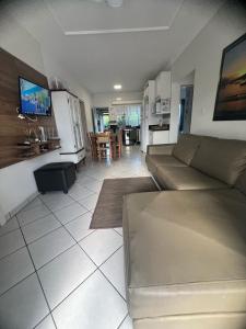 200 metros da praia com piscina