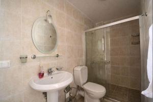 Kalkanda Deniz Manzaralı 6 Kişilik Villa