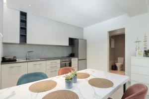 Aura living studio