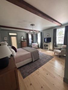 The Firehouse Inn-Cottage