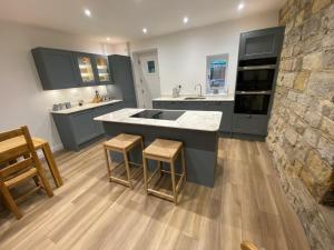 4 Bed in Whitby 96392