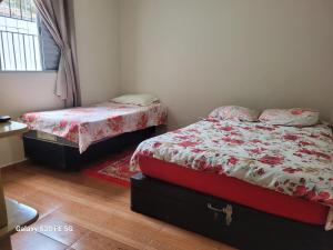 Casa inteira 2 dormitorios em Mongagua, com ar condicionado smart TV, Wi-Fi