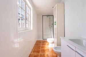 Almeirim House with large terrace and Parking