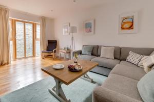 2 Bed in Porthleven oc-p00890