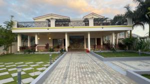 Kurunchi malar Resorts