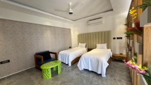 Kurunchi malar Resorts
