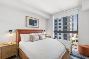 Central Downtown Miami Condo Featuring Rooftop Pool