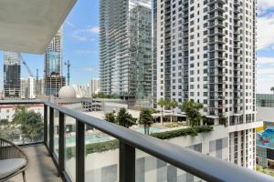 Central Downtown Miami Condo Featuring Rooftop Pool