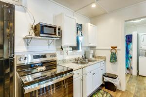 Pet-Friendly Canyon Lake Studio Fish, Boat, Relax