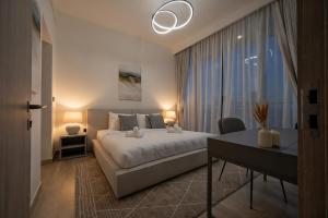 Stylish 1BR with Pool & Gym Access