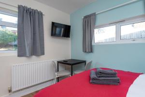 Modern Studio With Parking And Private Garden