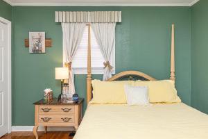 Country Cow Flair with Large TVs, Ample Parking, Nintendo, EV Ready