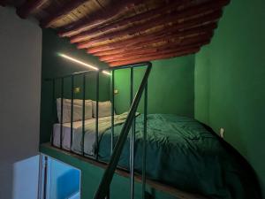 Capsule Hostel Tarbiaat 44