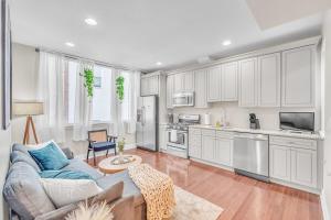 Modern 2 bedroom - Center City