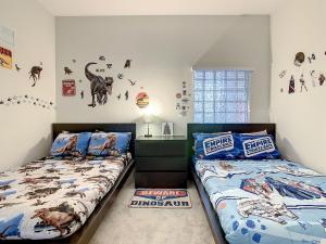 3BR Resort Condo near Disney - Resort Pool and Hot Tub