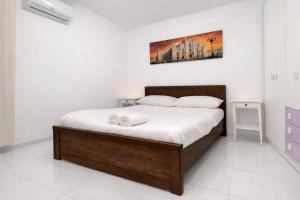 Garage & Garden Villa Apartment