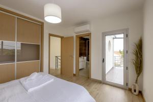 Meco Beach - 3 Bedroom Villa