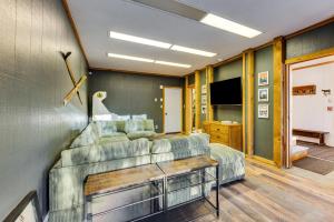 Resort-Style Community! Quechee Chalet with Deck