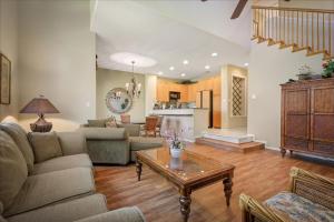 Waikoloa Colony Villas 2703 by Maui Condo