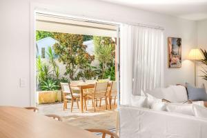 Solara Escape Mooloolaba - Luxe Pet-Friendly Home