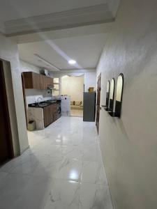 Central with workspace fiber optics private parking