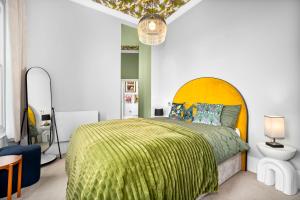 Ultra Modern 2BR Retreat Near City Centre and JQ