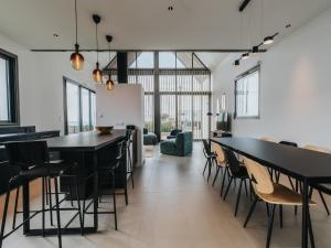 Architect-designed villa with sea view